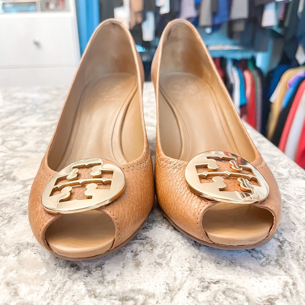 Tory burch tan wedges 7.5